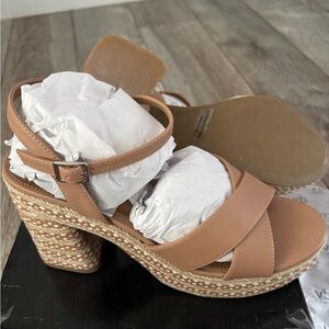 Elegant Tan Wedge Sandals
